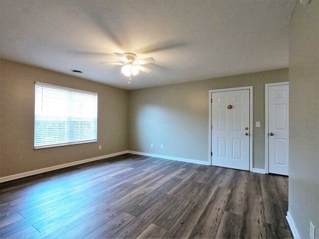 Building Photo - FOUNTAIN CITY: GROUND LEVEL 2 BEDROOM, 2 BATHROOM CONDO IN MAPLE CHASE