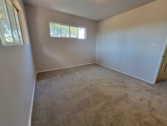 Building Photo - 330 Sky Vista Way