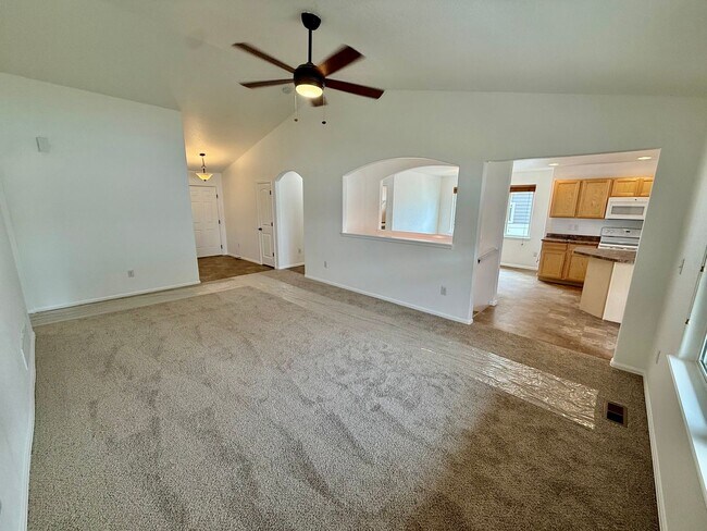 Building Photo - 7545 Back Stretch Dr
