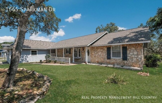 Building Photo - 1665 Sparkman Dr