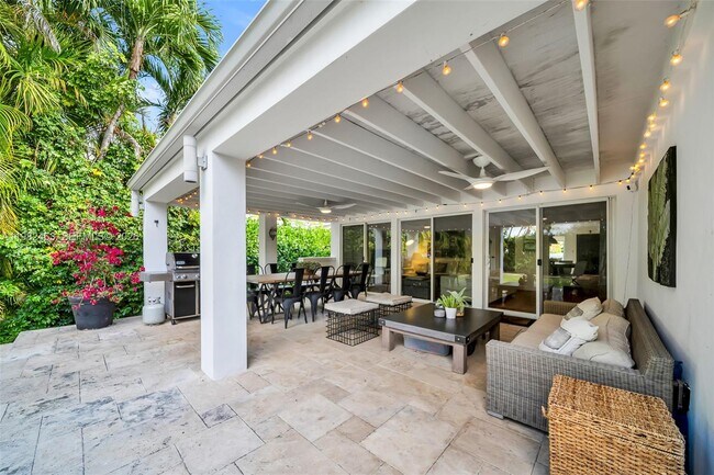 Building Photo - 540 SW 27th Rd