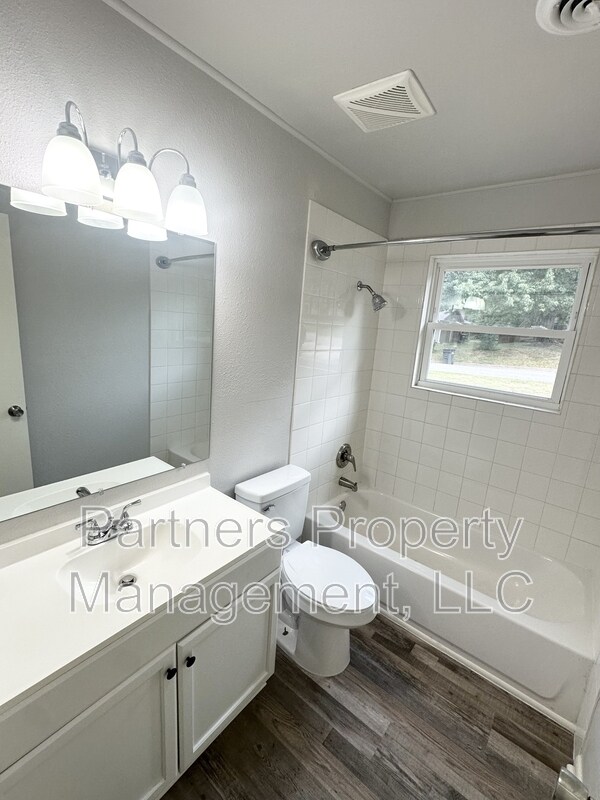 Building Photo - 2409 Cottonwood Pl