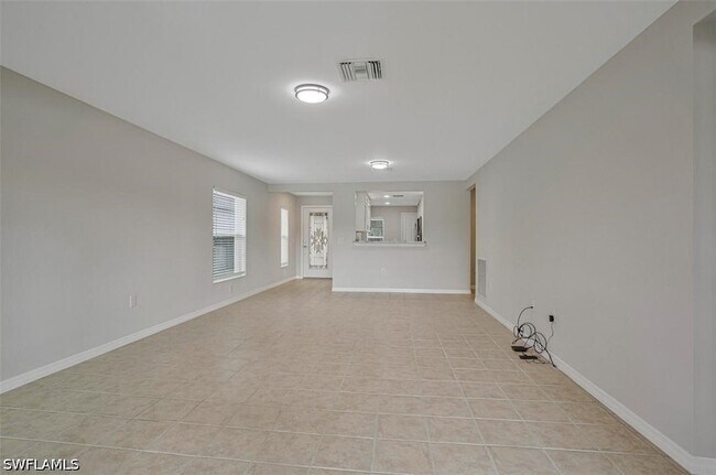 Building Photo - 5784 Declaration Ct