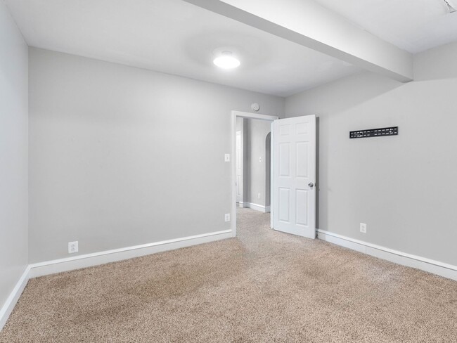 Building Photo - Newly Upgraded Duplex Unit for Rent – Modern Kitchen & Bathroom | Gloucester, NJ