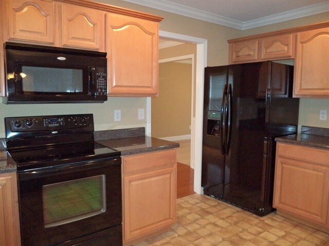 Building Photo - 6317 Stillglen Ln