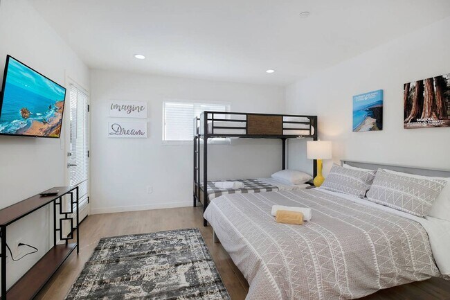 Building Photo - 6650 Leland Way