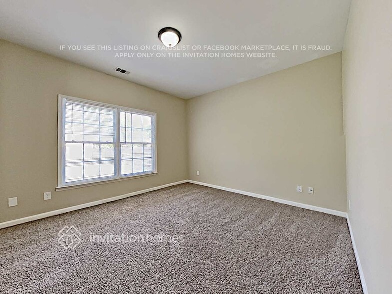 Building Photo - 515 Weatherstone Ct
