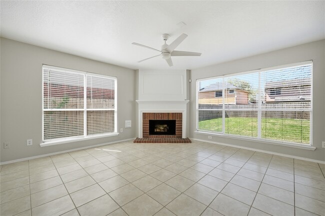 Building Photo - 2034 Greenwest Dr