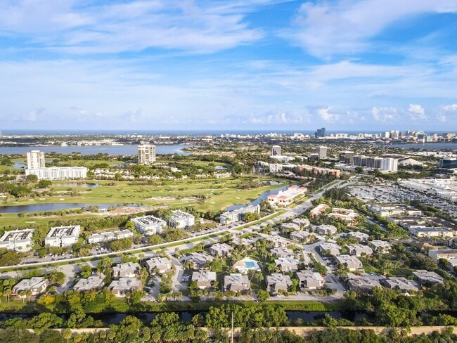 Building Photo - 1855 N Congress Ave