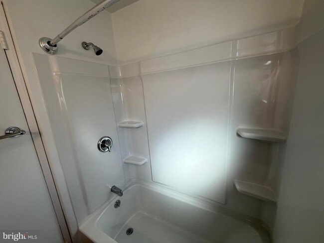 Building Photo - 1206 Green St