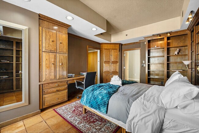 Building Photo - 275 U.S. 20-SI ID1240408P