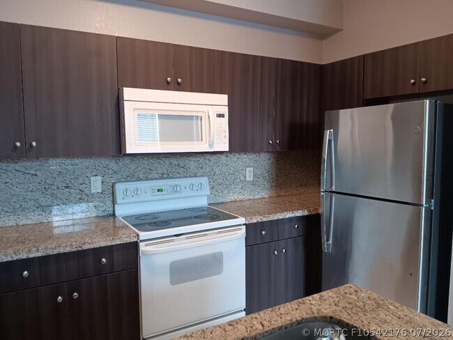 Building Photo - 4321 SW 160th Ave