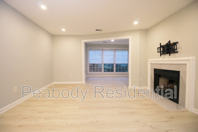 Building Photo - 2233 Lovedale Ln