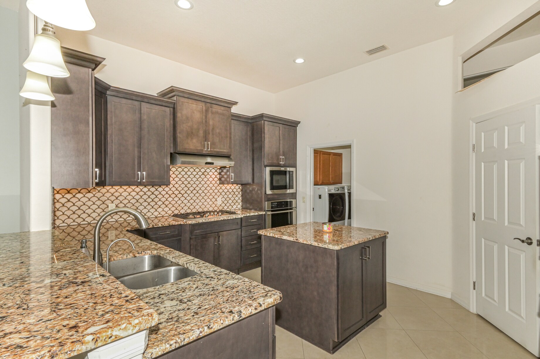Kitchen - 1896 N Ravenwood Pt