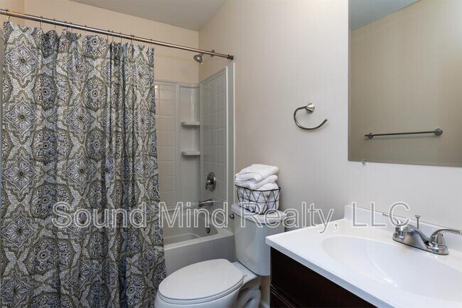 Building Photo - 1708 Dallas St