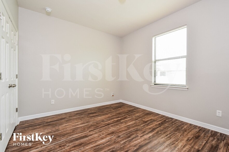 Building Photo - 1814 SW 22nd St