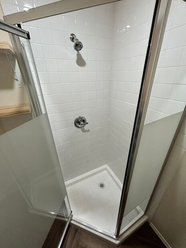 Building Photo - Highview Dr (MN)