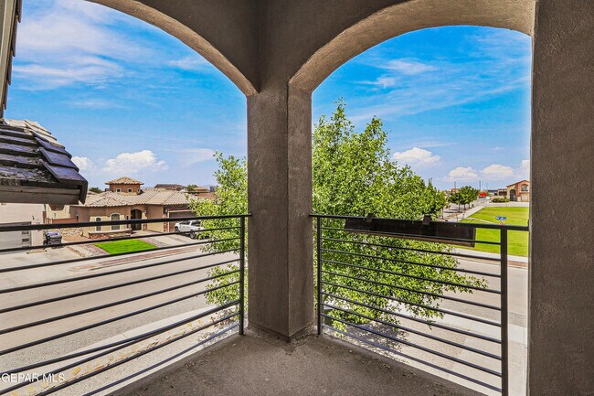 Building Photo - 12744 Midland Ct