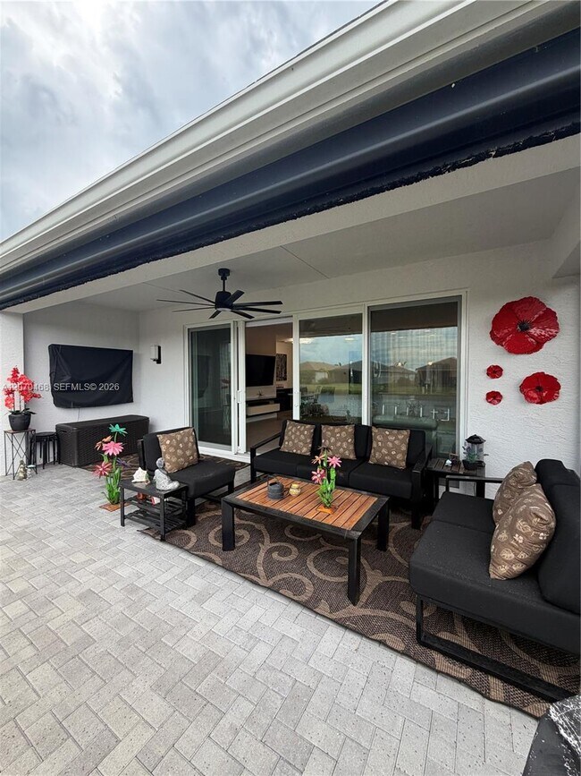 Building Photo - 13542 SW Oceanus Blvd