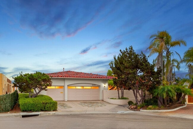Primary Photo - Amazing La Jolla North PB home with panora...