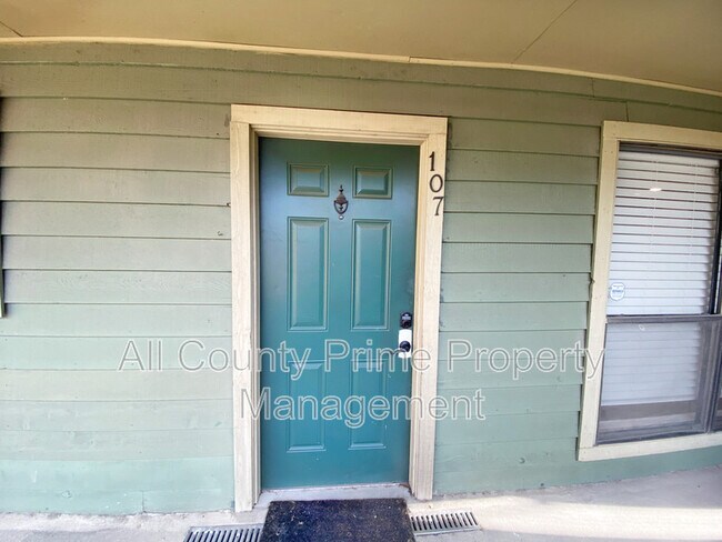 Primary Photo - 101 Stratford St