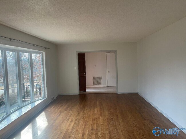 Building Photo - 7110 Jones Valley Dr SE