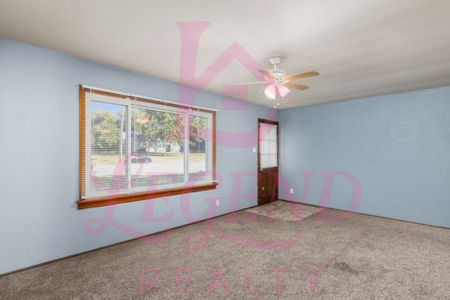 Building Photo - Spacious St. Ann Home with Large Detached ...