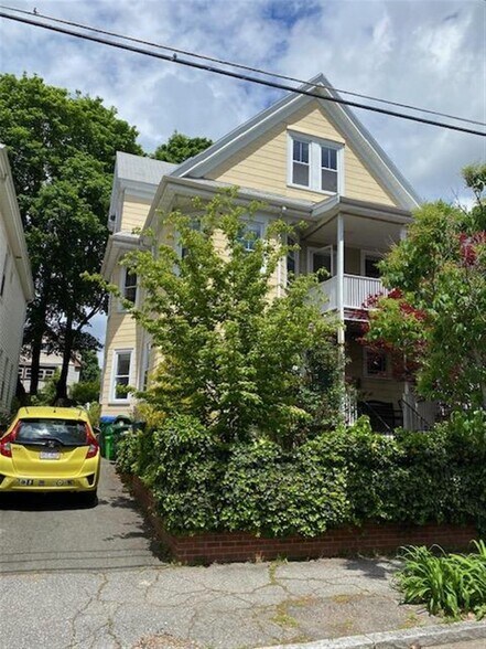 Building Photo - 10 Usher Rd