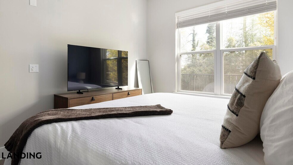 Building Photo - 2550 Blackmon Dr