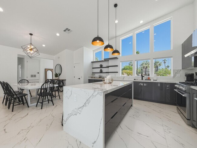 Building Photo - 2197 Jacques Dr