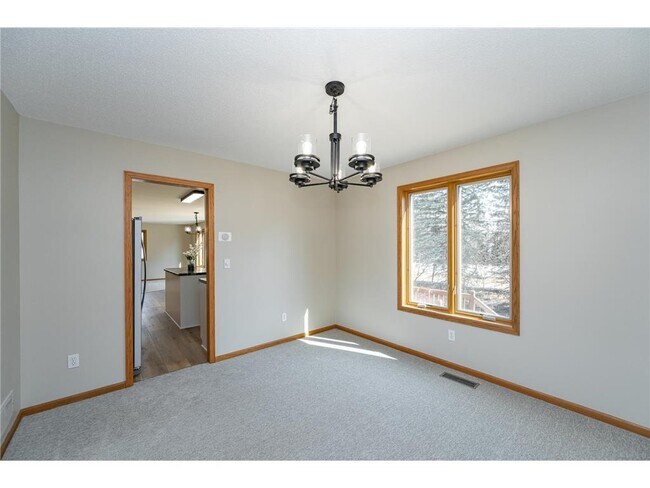 Building Photo - 2511 Mayowood Ln SW