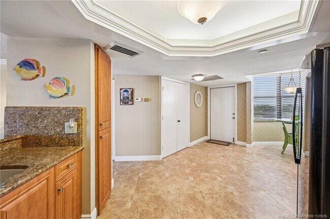 Building Photo - 8880 S Ocean Dr