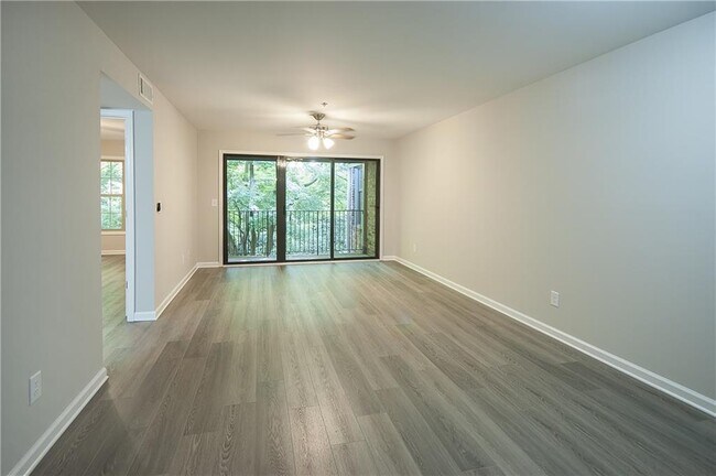 Building Photo - 3117 Colonial Way