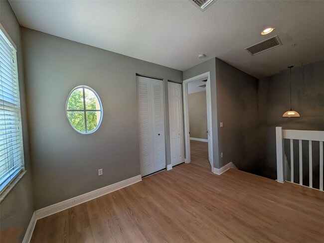 Building Photo - 701 Prospect Rd