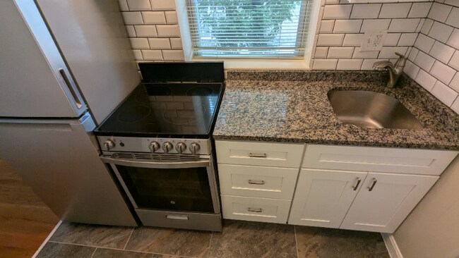 Building Photo - 3 State St