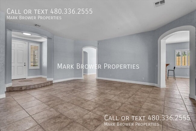 Building Photo - 3732 S Halsted Dr