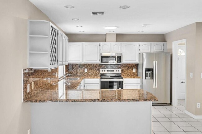 Building Photo - 6144 Royal Lytham Dr