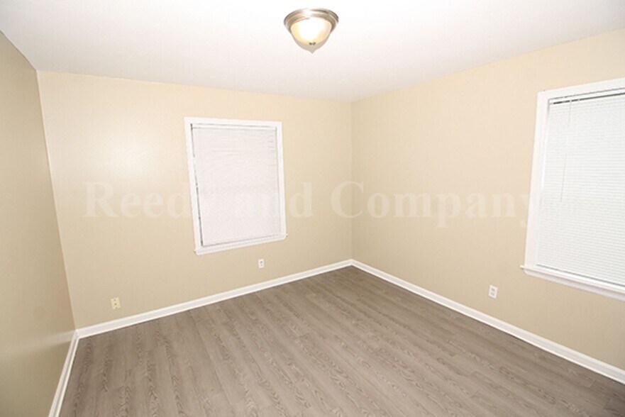 Building Photo - 1718 Borden Dr
