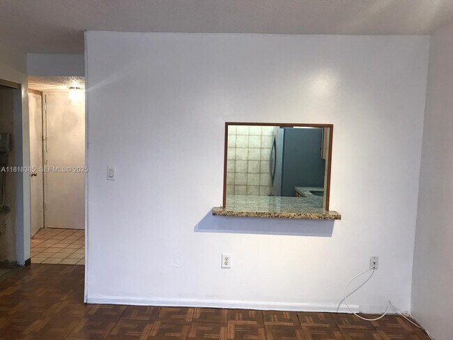 Building Photo - 16751 NE 9th Ave