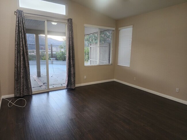 Building Photo - 4 Bedroom Single Level Home in Redhawk wit...