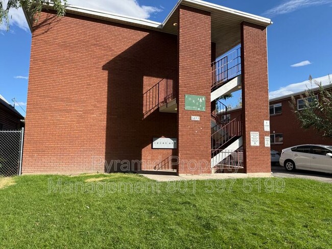 Building Photo - 1495 S 200 E