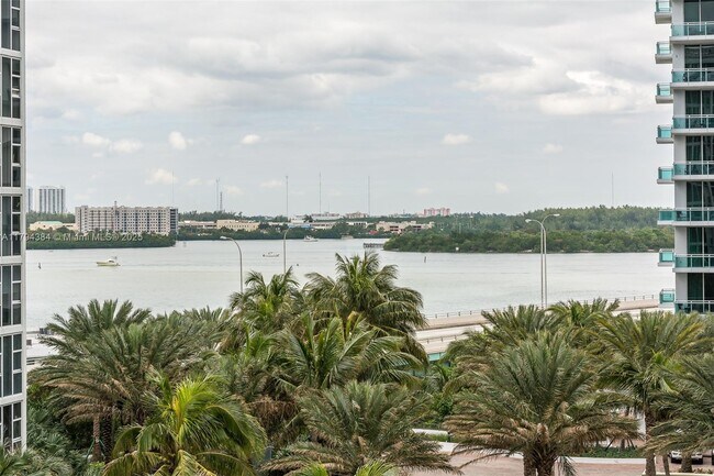 Building Photo - 10275 Collins Ave