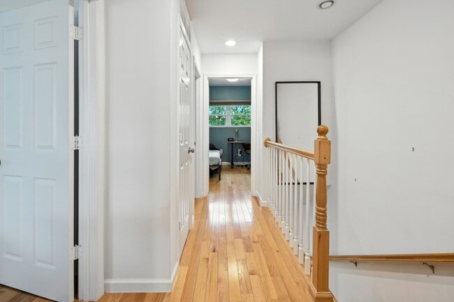 Building Photo - 1340 W St NE