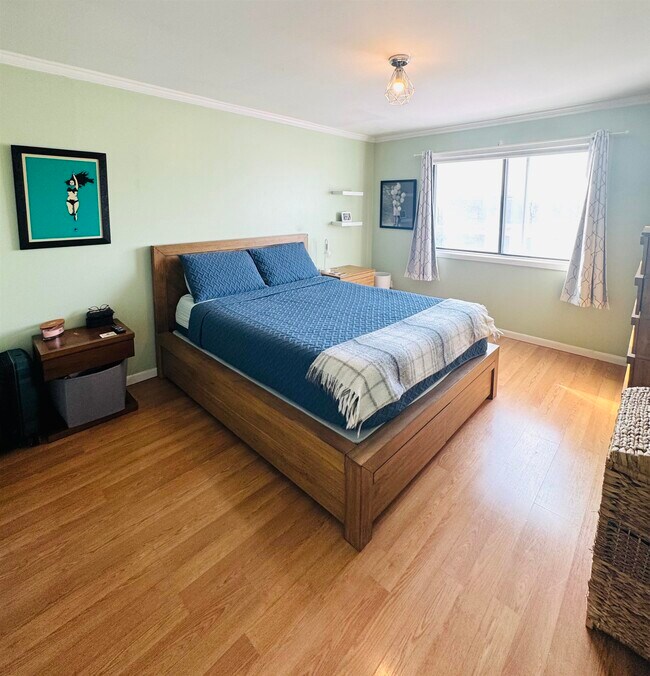 Building Photo - 603 55th St