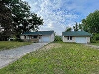 Building Photo - Two Bedroom Home in Vicksburg