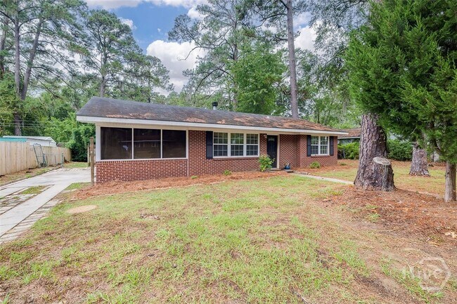 Primary Photo - 17 Summit Dr