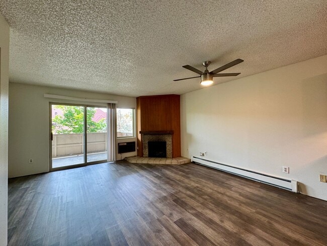 Building Photo - 1 Bedroom, 1 Bath Apartment in Boulder