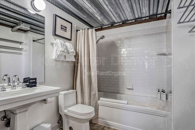 Building Photo - 1111 Osage St