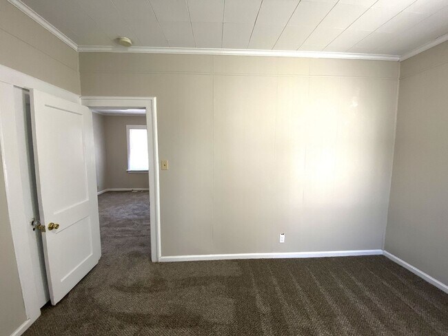 Building Photo - Kenwick Bungalow            20260620