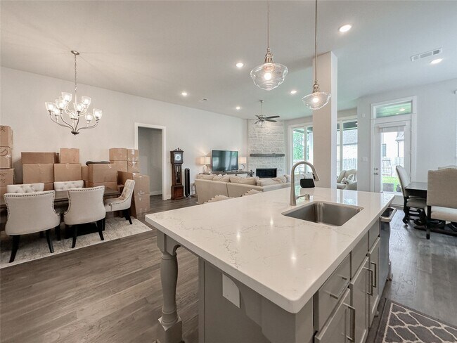 Building Photo - 308 Mallory Ct